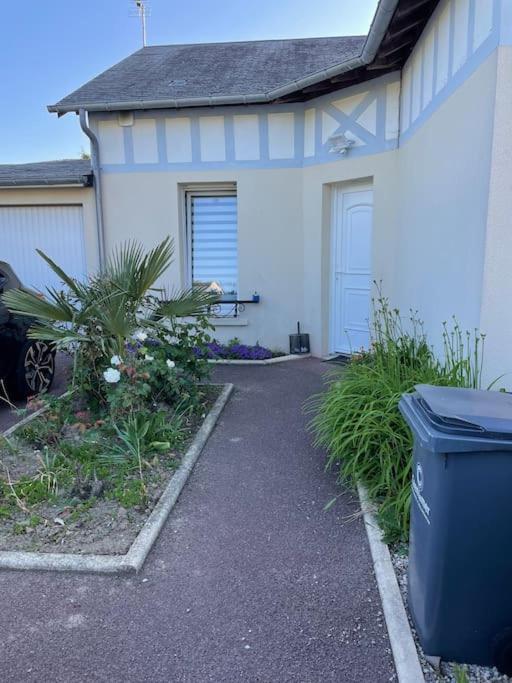 Maison De Vacances Familiale Ouistreham Exterior photo