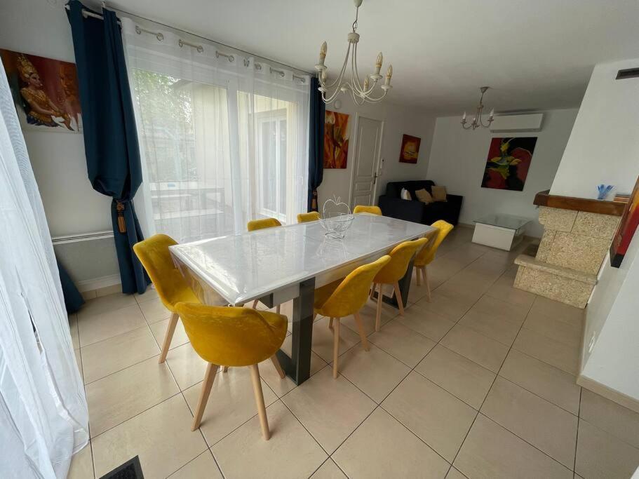 Maison De Vacances Familiale Ouistreham Exterior photo